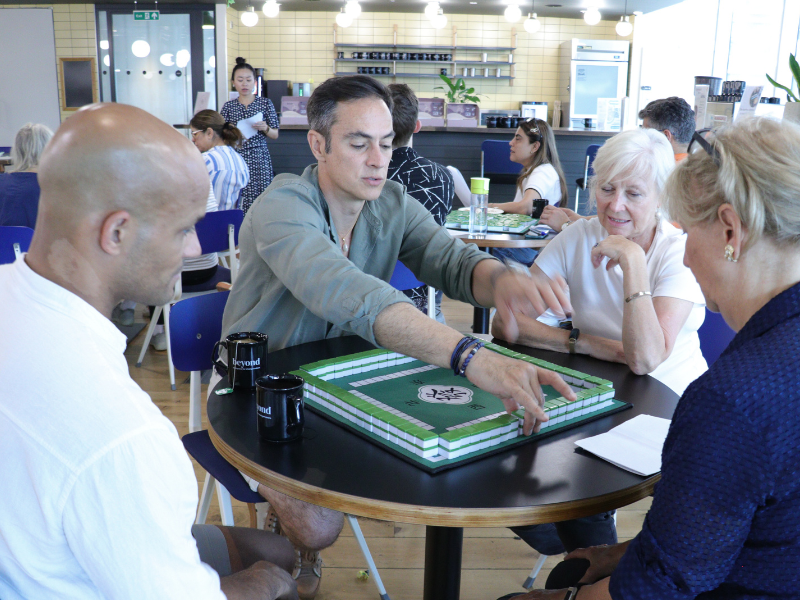 Just play mahjong club